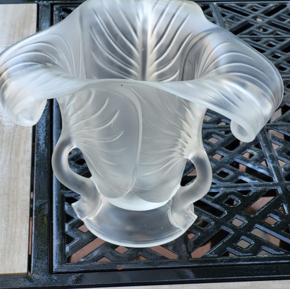 Tulip flower shaped crystal vase - Picture 2 of 4